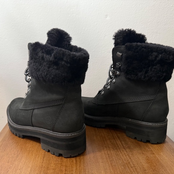 TIMBERLAND WOMEN'S COURMAYEUR VALLEY 6-INCH WATERPROOF FAUX-FUR BOOTS - Picture 4 of 7